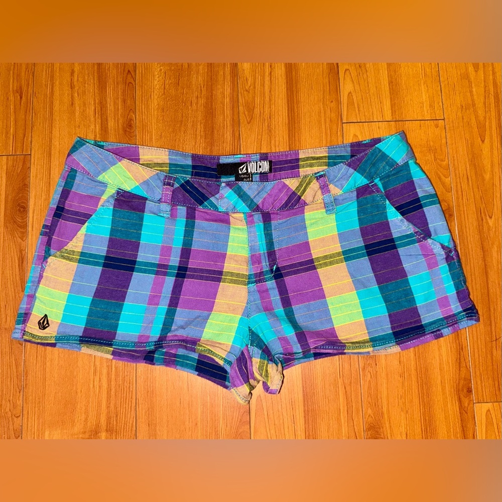 Volcom plaid chio shorts - low rise Women's size S